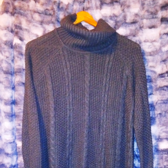 💞  Gray long cowl neck sweater. Size Lg. - Picture 1 of 3